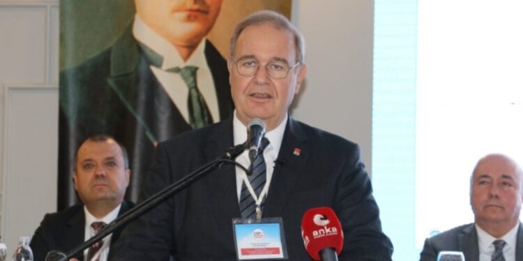 Öztrak:Geçilmeyen Garantili Yollara 15 Milyar, Çiftçiye 25 Milyar TL Ödendi